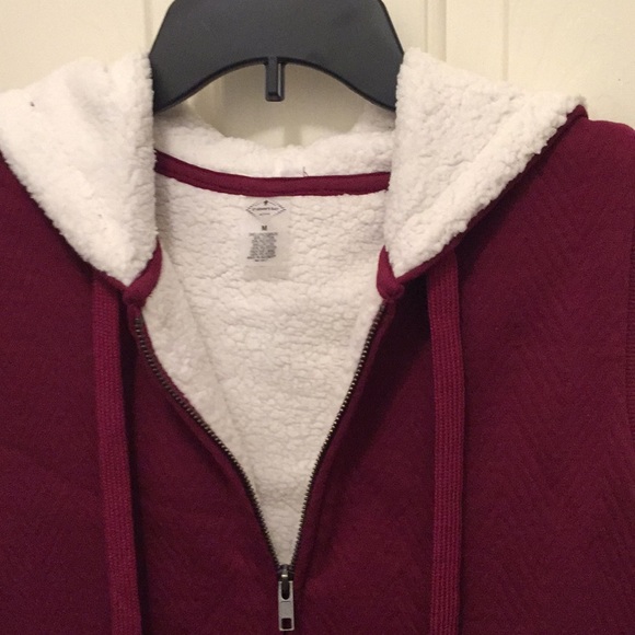 NWT Hooded Vest - Picture 3 of 5